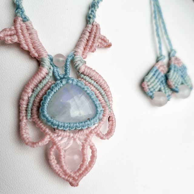 Collier Eclosion pastel